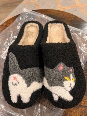 SHEIN Black Plush Slip-On Slippers with Gray & White Cat Appliqués